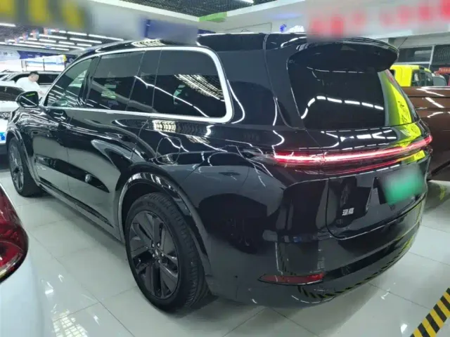 Li Auto L9 — Фото автомобиля 4
