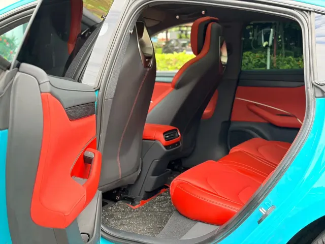 Xiaomi SU7 — Фото автомобиля 8
