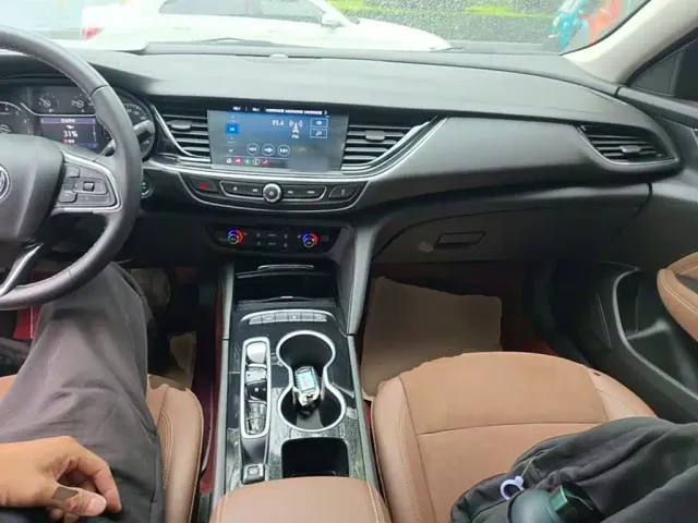 Buick Regal — Фото автомобиля 9