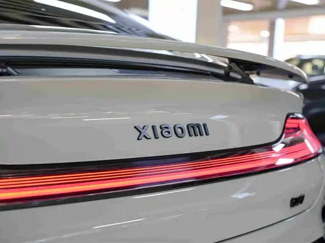 Xiaomi SU7 — Фото автомобиля 12