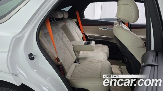 Genesis GV70 2.5T Бензин AWD — Фото автомобиля 10