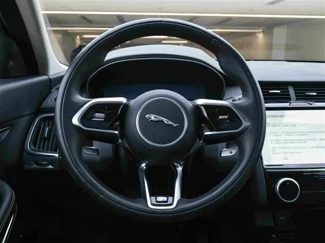 Jaguar E-PACE — Фото автомобиля 20