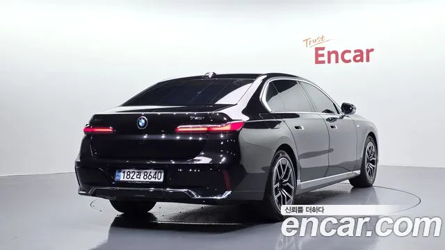 BMW 7 Series G70 — Фото автомобиля 2