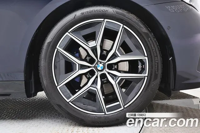 BMW 5 Series G60 — Фото автомобиля 7