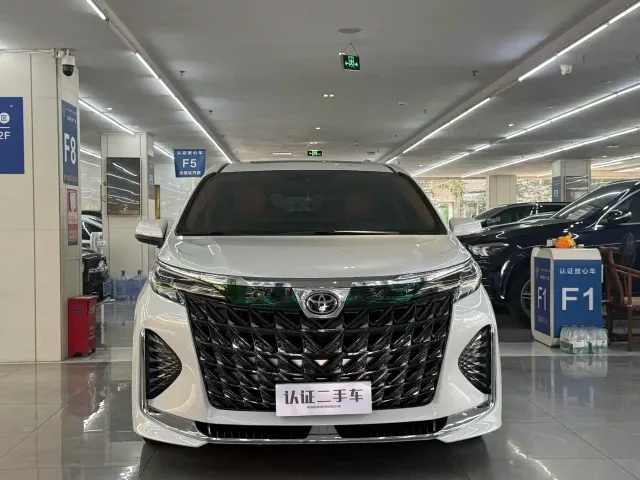 Фотография автомобиля — Toyota Granvia