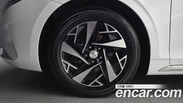 Hyundai Grandeur (New) Hybrid — Фото автомобиля 5