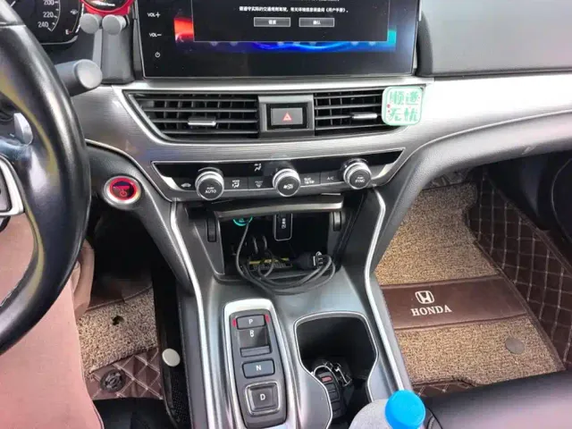 Honda Accord — Фото автомобиля 16