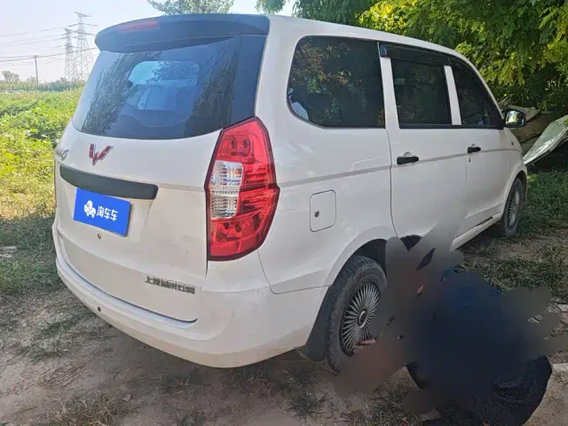 Wuling Hongguang — Фото автомобиля 3