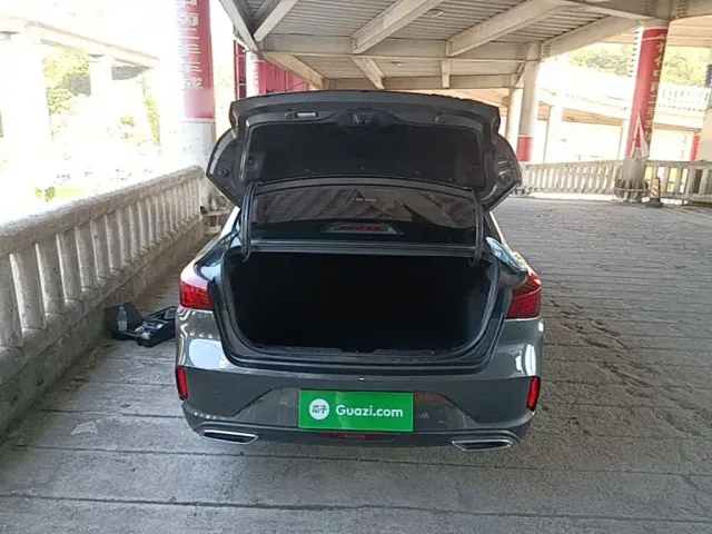 Changan Eado — Фото автомобиля 18