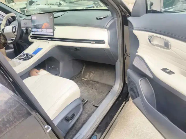 Geely Galaxy Starship 7 EM-i — Фото автомобиля 13