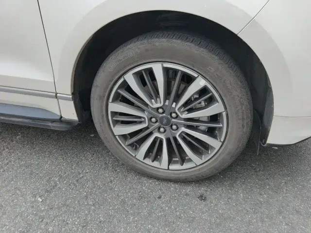 Ford Edge — Фото автомобиля 24