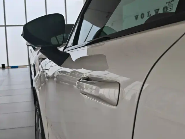 Volvo EX30 — Фото автомобиля 9