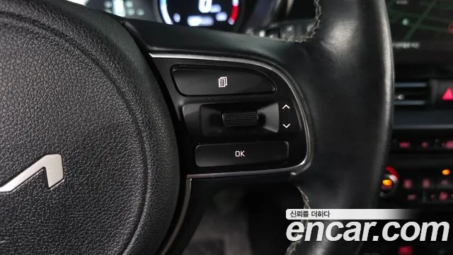 Kia Niro — Фото автомобиля 30