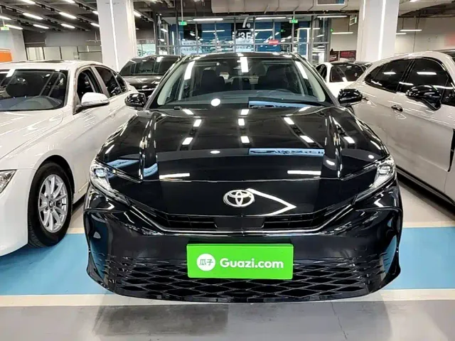 Toyota Camry — Фото автомобиля 2