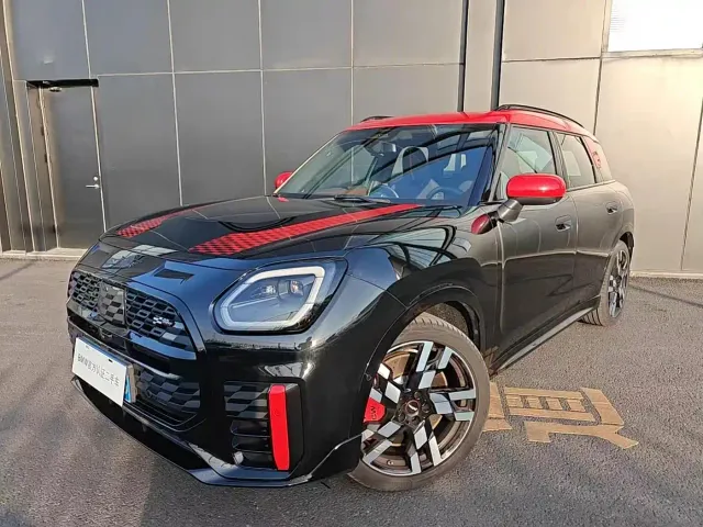 Фотография автомобиля — MINI JCW COUNTRYMAN