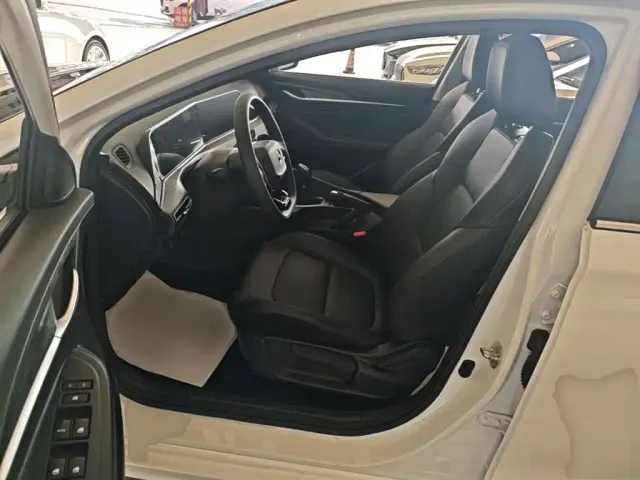 Changan Eado — Фото автомобиля 14