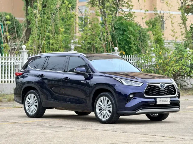 Toyota Highlander — Фото автомобиля 3
