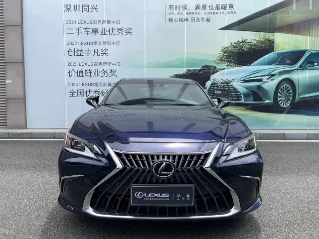 Lexus ES — Фото автомобиля 2