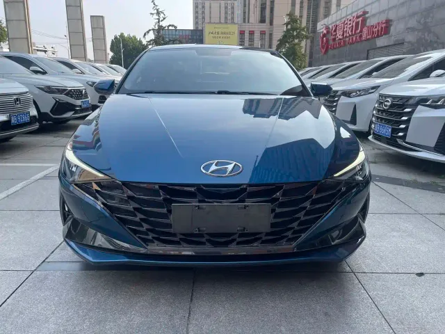 Hyundai Elantra — Фото автомобиля 2