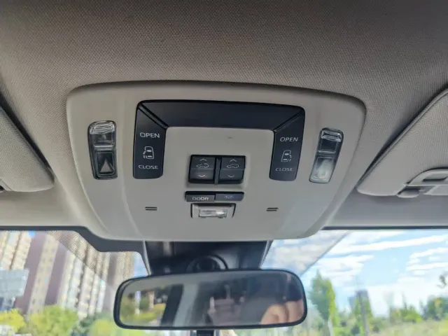 Toyota Granvia — Фото автомобиля 11