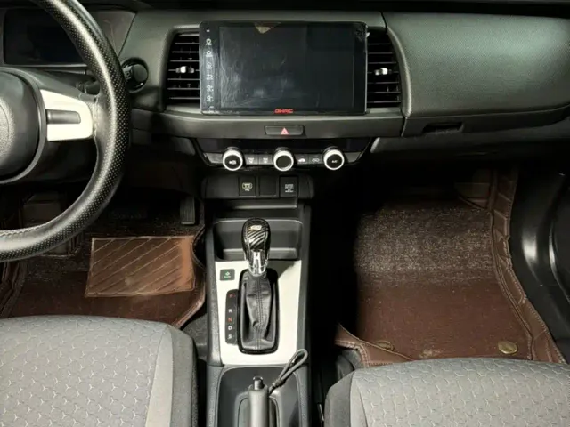 Honda Fit — Фото автомобиля 11