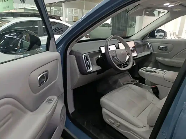 Leapmotor B10 — Фото автомобиля 15