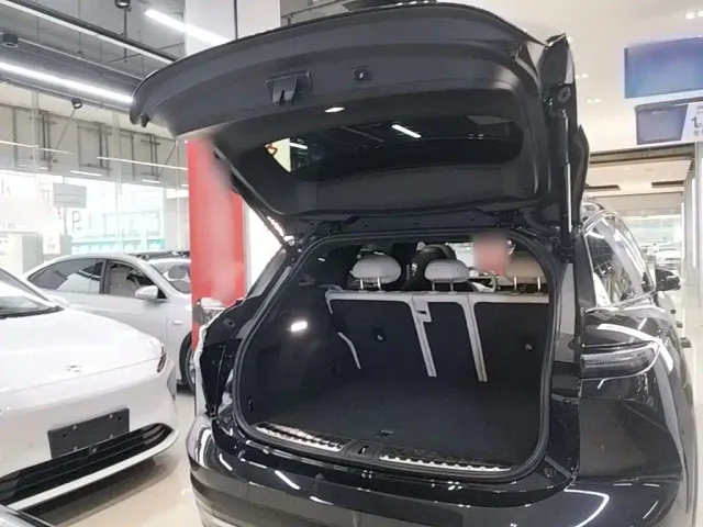 Nio ES6 — Фото автомобиля 18