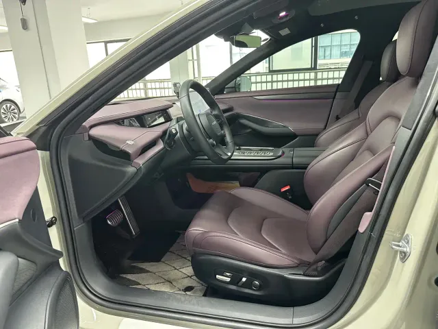 Xiaomi SU7 — Фото автомобиля 8