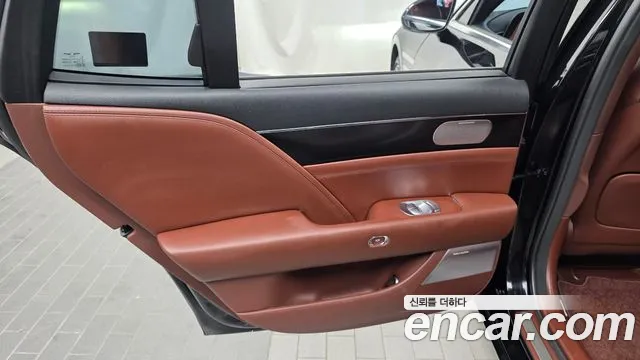 Genesis G90 Бензин 3.5 турбо AWD — Фото автомобиля 23