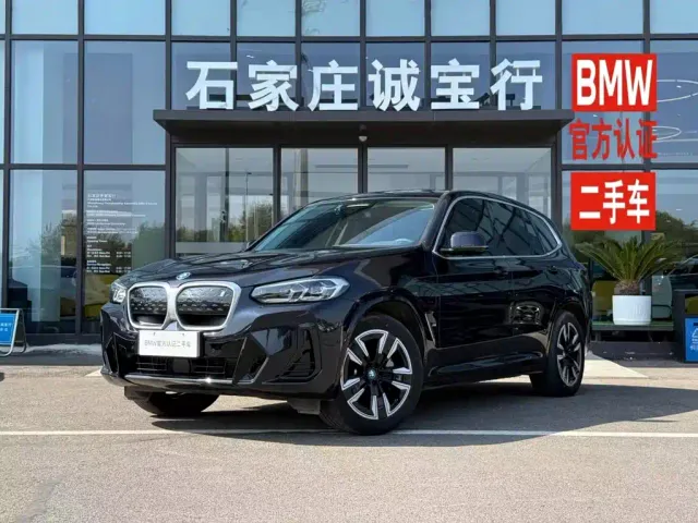 Фотография автомобиля — BMW iX3