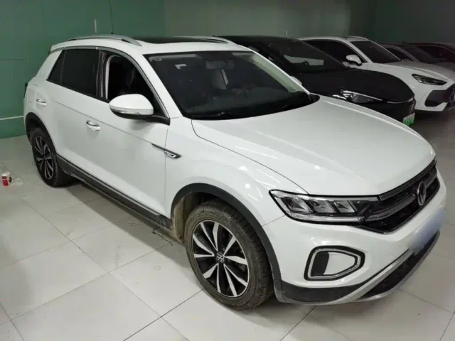 Volkswagen T-Roc — Фото автомобиля 3