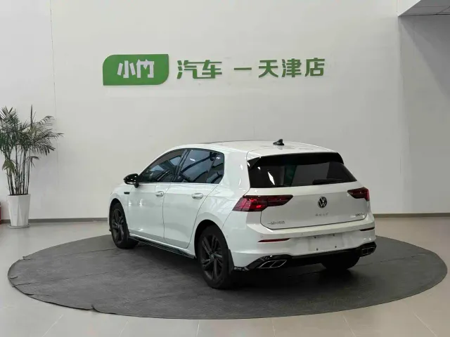 Volkswagen Golf — Фото автомобиля 4