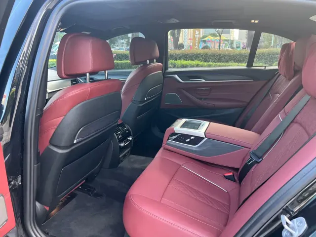 BMW 5 Series — Фото автомобиля 6