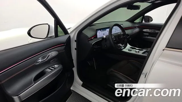 Genesis GV70 — Фото автомобиля 15