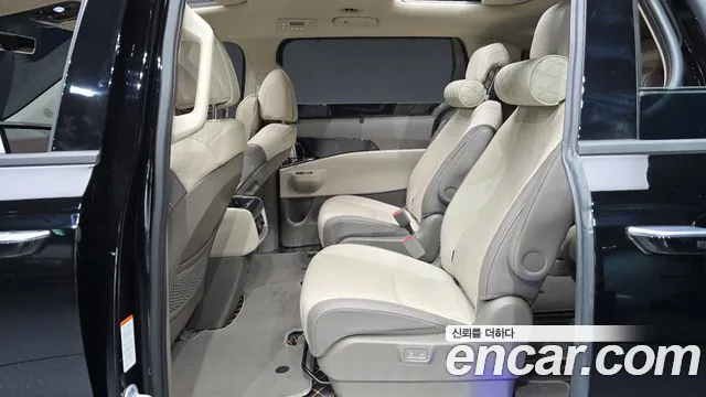 Kia Carnival — Фото автомобиля 18