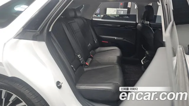 Hyundai Grandeur Grandeur (GN7) 2.5 Бензин 2WD — Фото автомобиля 10