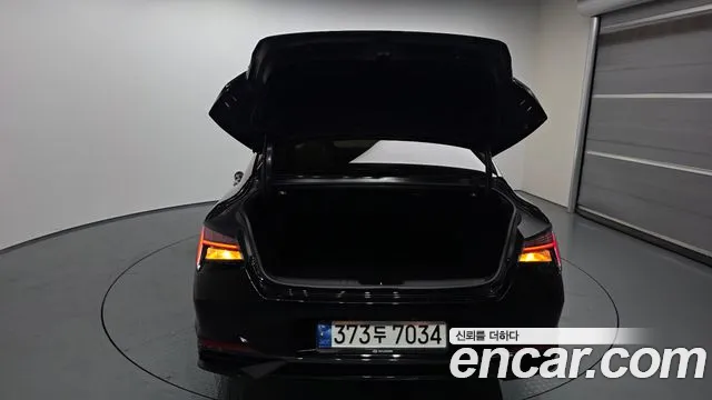 Hyundai AVANTE Avante (CN7) — Фото автомобиля 17
