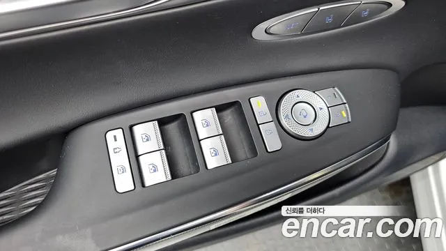 Genesis GV70 — Фото автомобиля 16