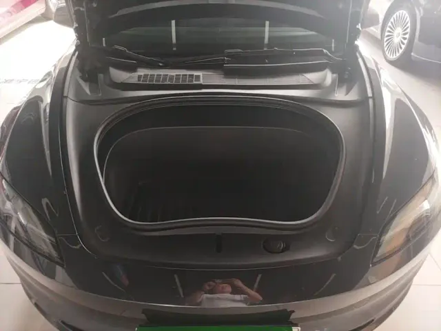 Tesla Model 3 — Фото автомобиля 19