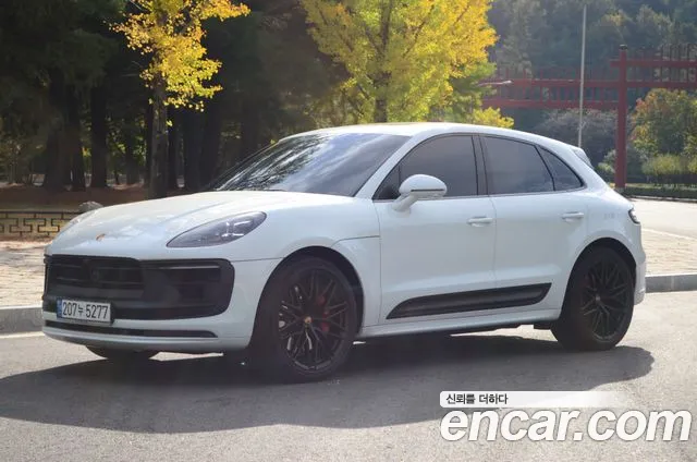 Фотография автомобиля — Porsche Macan