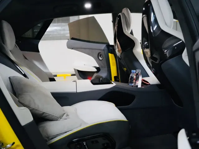 Lotus Emeya — Фото автомобиля 15