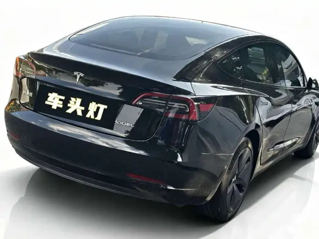 Tesla Model 3 — Фото автомобиля 8