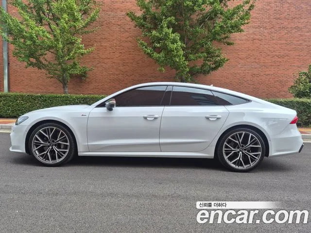 Audi A7 4K — Фото автомобиля 20