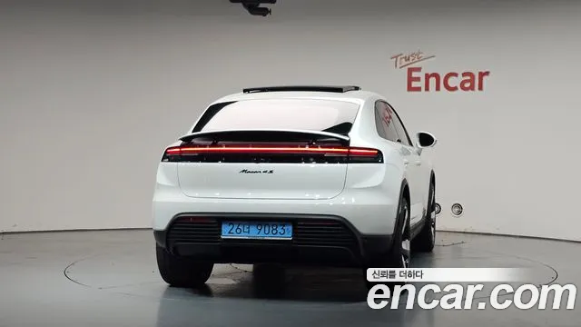 Porsche Macan — Фото автомобиля 4