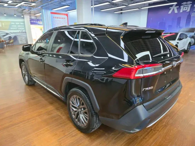 Toyota Wildlander — Фото автомобиля 7