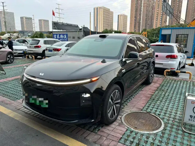 Фотография автомобиля — Li Auto L6