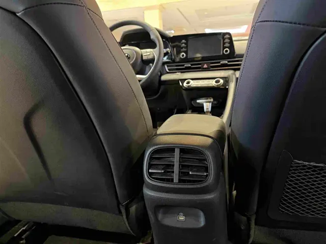 Hyundai Elantra — Фото автомобиля 15