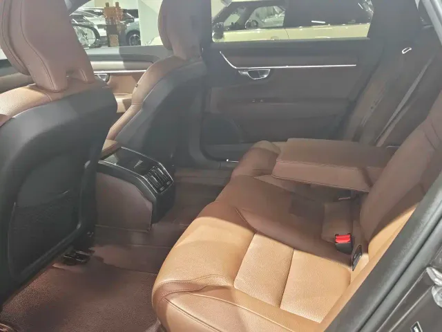 Volvo S90 — Фото автомобиля 5