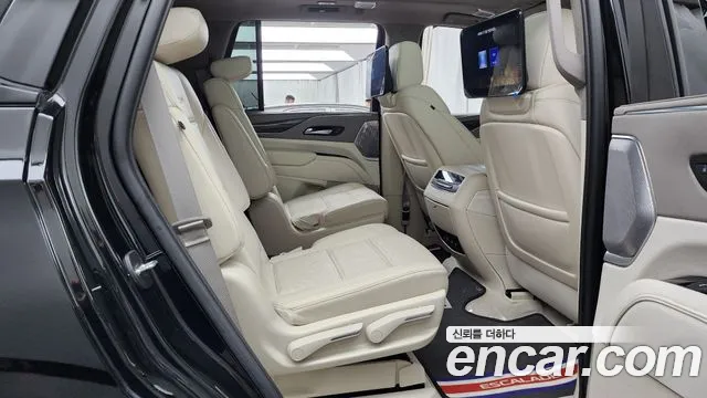 Cadillac Escalade Escalade 5 поколение — Фото автомобиля 9