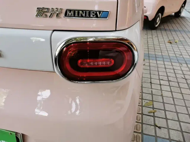 Wuling Hongguang Mini EV — Фото автомобиля 7